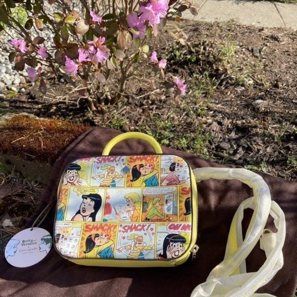 kate spade Handbags - Kate spade archie purse nwt